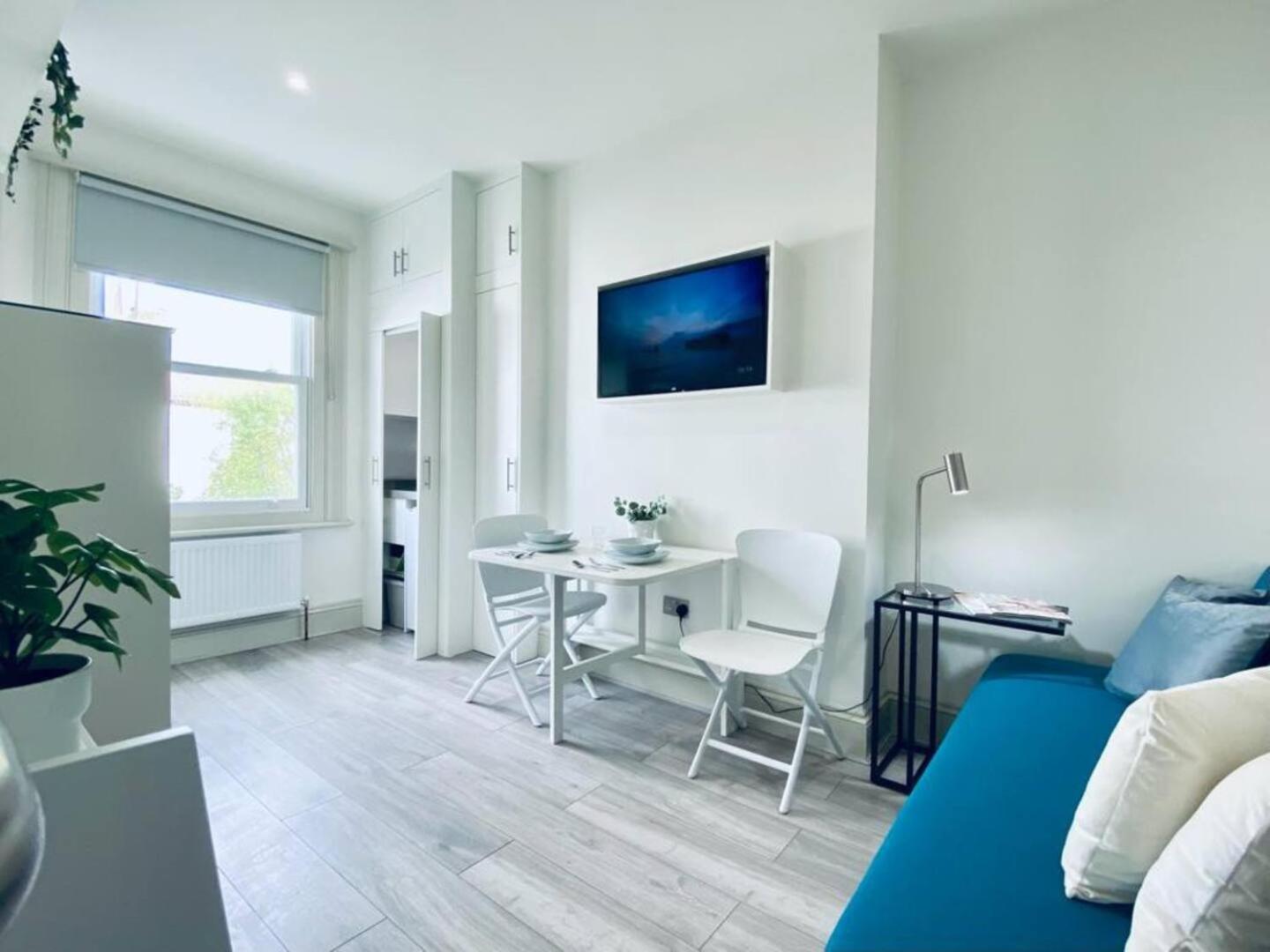 Apt 08 Beachside Beauty Central Studio Steps From Cafes Brighton Eksteriør billede
