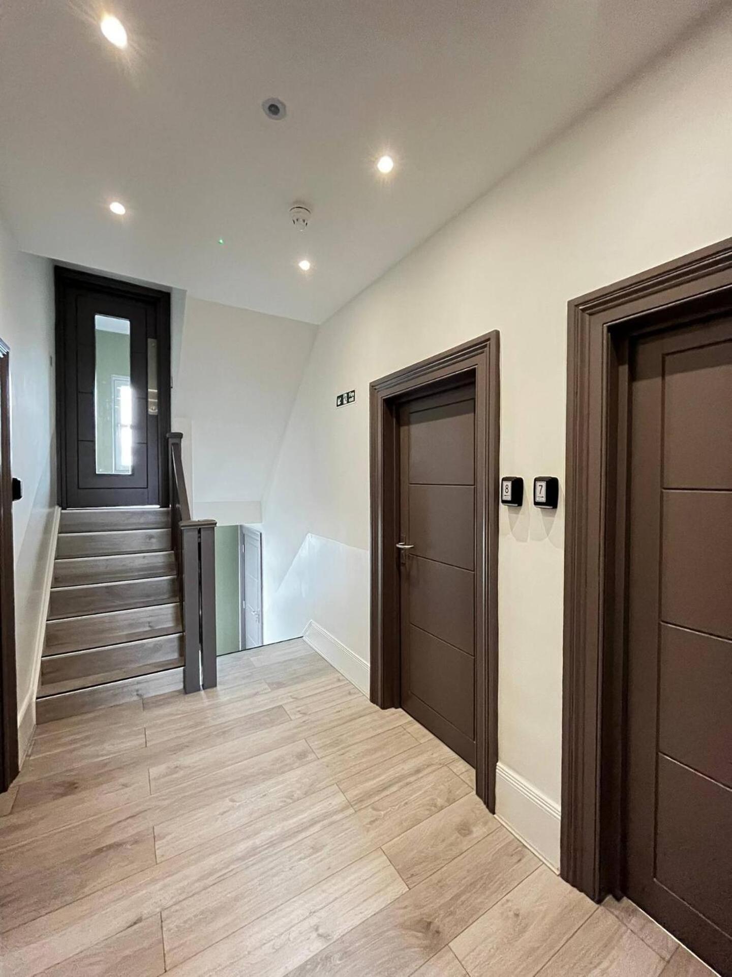 Apt 08 Beachside Beauty Central Studio Steps From Cafes Brighton Eksteriør billede